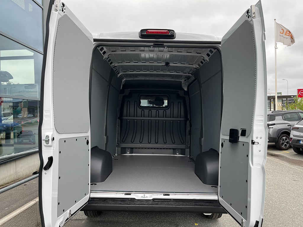 Bild på Opel Movano BlueHDi 140hk Aut L2H2 - Avdragbar moms