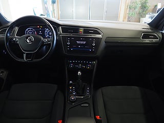 SUV Volkswagen Tiguan 16 av 24