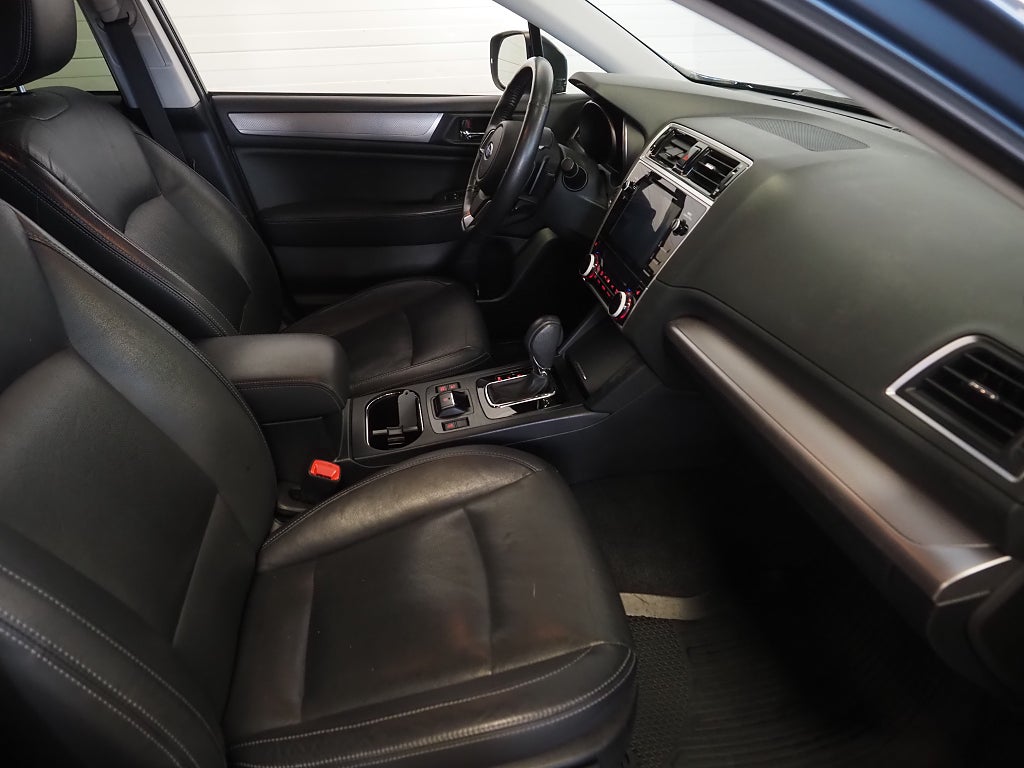 Subaru Outback 2.5 175hk 4WD Lineartronic Ridge |Värmare|Kamera|