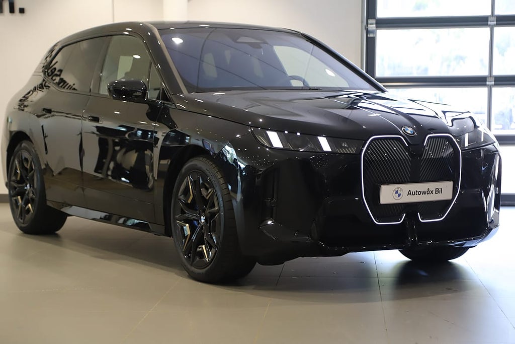BMW iX xDrive60