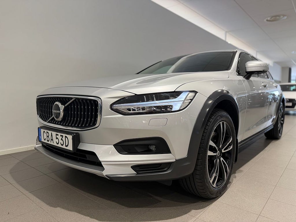 Volvo V90 Cross Country B4 AWD Diesel Adv SE / Parkerings...
