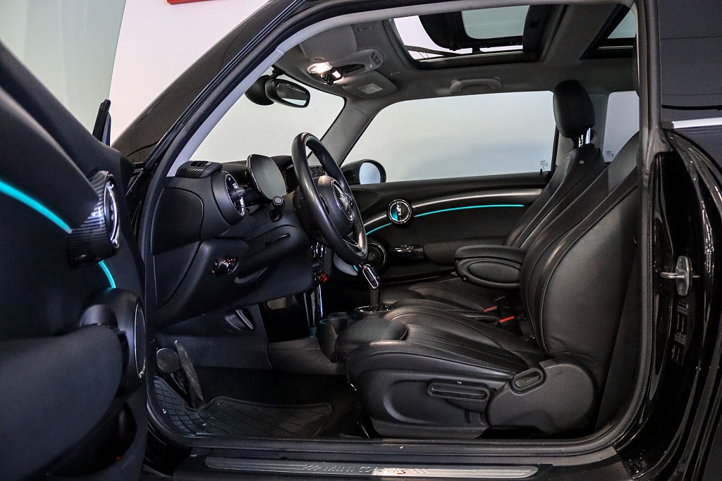 MINI Cooper S 3-dörrars DCT Chili II Panorama H/K Navi