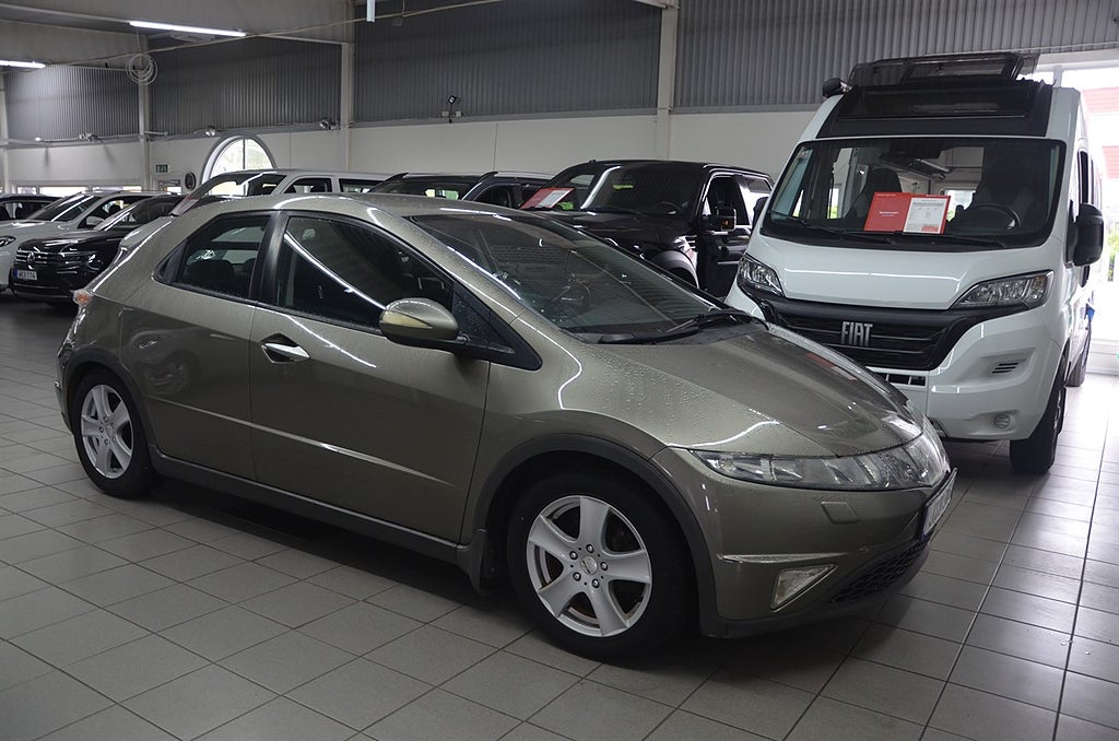 Honda Civic 5-dörrar 1.8 i-VTEC 140hk Sport