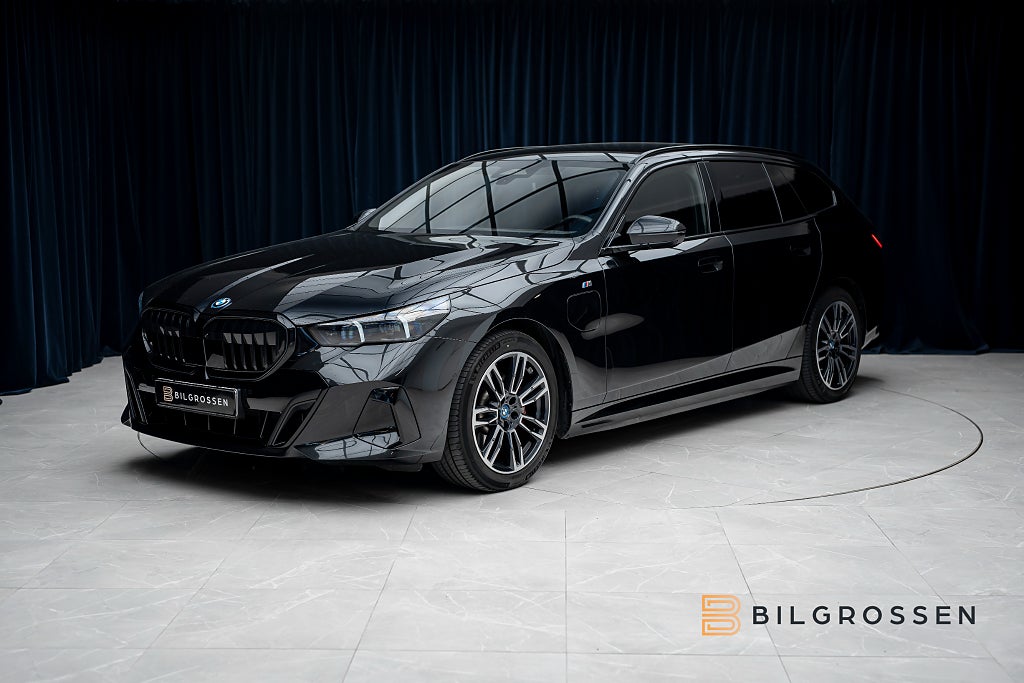 BMW 530e Touring M-Sport Pro Shadowline B&W HUD 360 Drag MOMS
