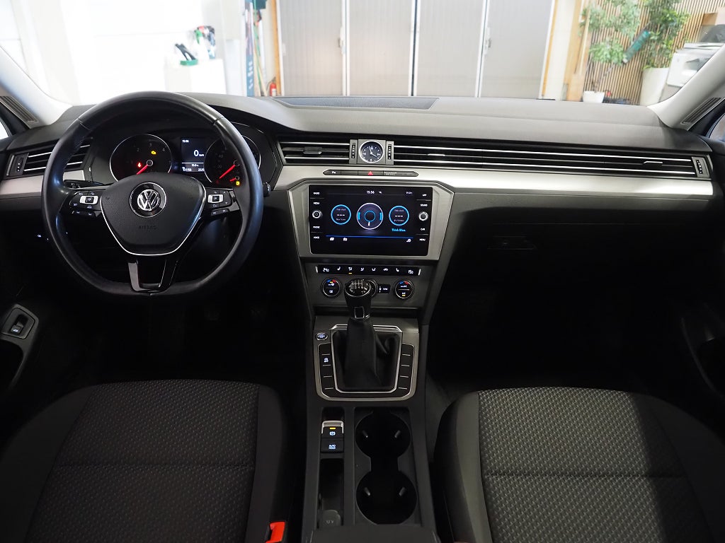 Volkswagen Passat Sportscombi 1.6 TDI 120hk Drag D-Värmare Kamera