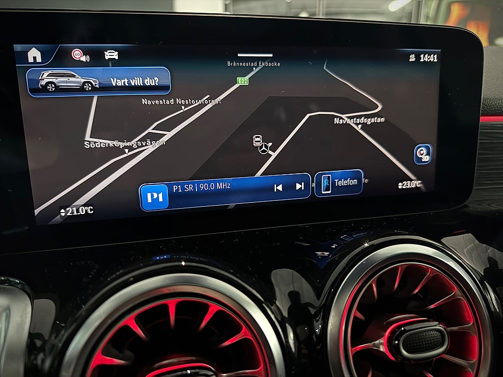 Mercedes-Benz GLB 200 AMG Premium 7 sits Värmare Glastak Drag - bild 23