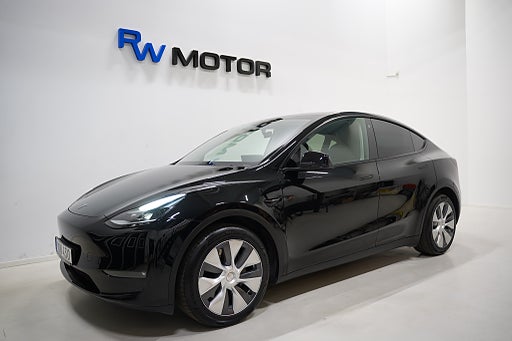 Tesla Model Y Long Range AWD Värmepump / Dragkrok / En ägare / MOMS