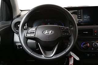 Halvkombi Hyundai i10 10 av 17