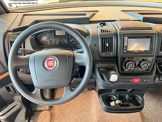 Husbil-integrerad Pilote Essentiel 740 G 33 av 33