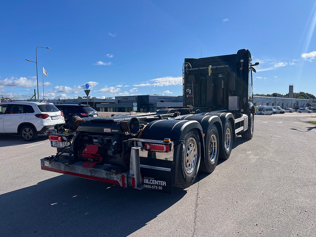 Mercedes-Benz Arocs 3251 Tridem Lastväxlare, Fullt Plogutrustad