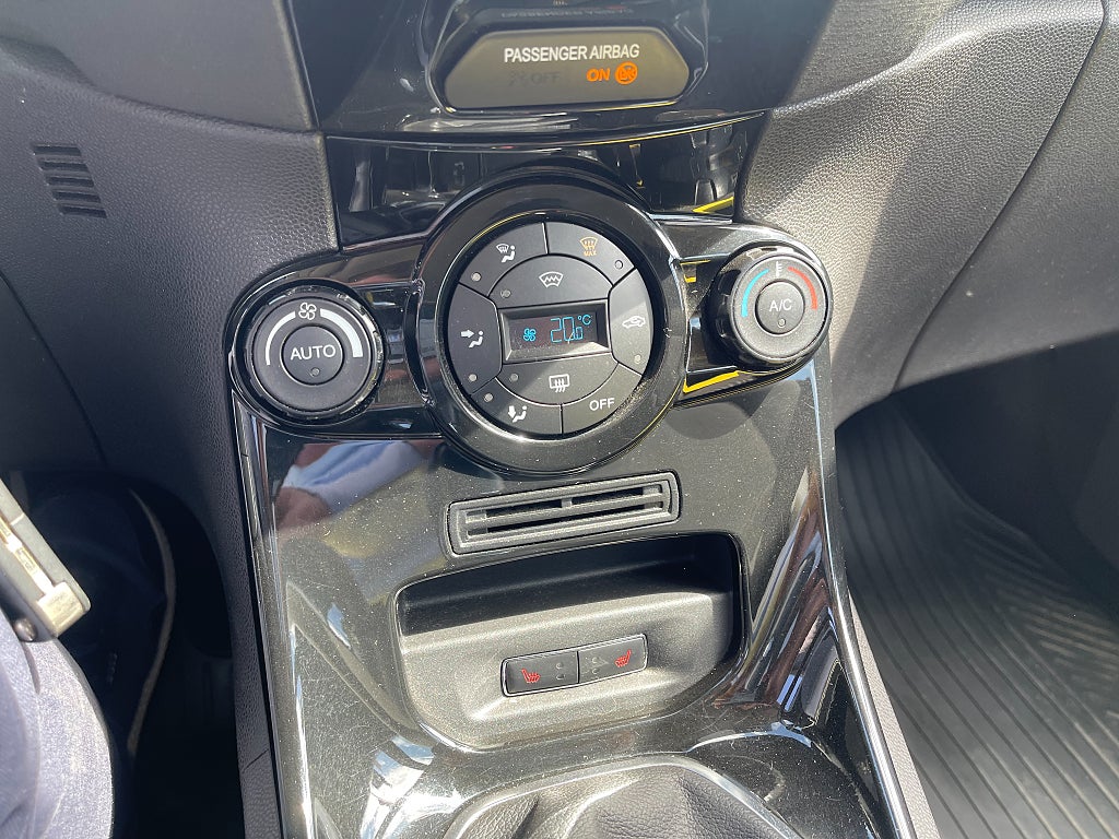 Ford Fiesta 1.0 EcoBoost Titanium NY KAMREM