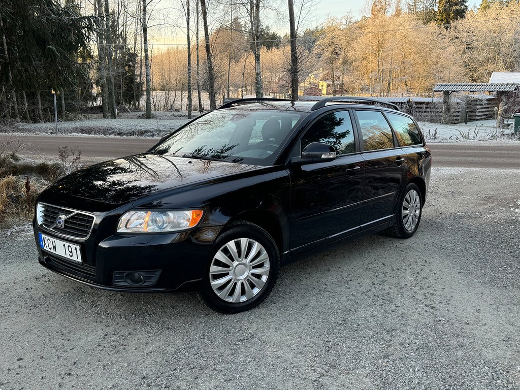 Volvo V50 1.6 D Momentum. End 11800 Mil. 1 Ägare. Fullservad