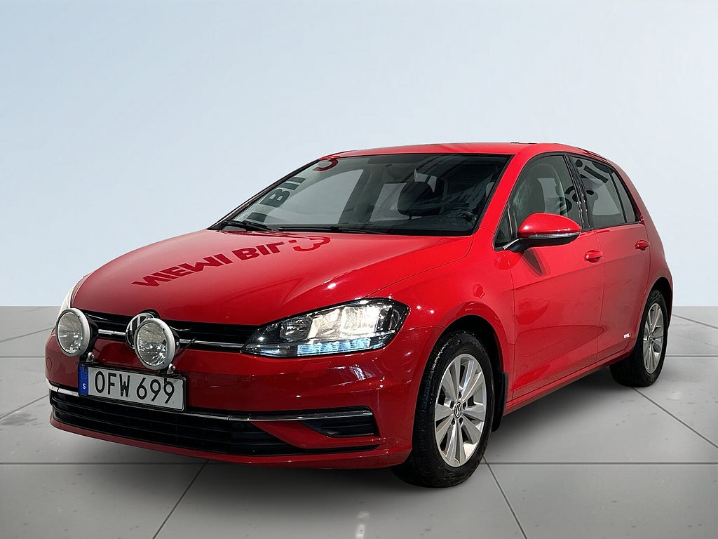 Volkswagen Golf 5-dörrar 1.0 TSI Kamera Drag Extraljus Mvärm S/V-hjul