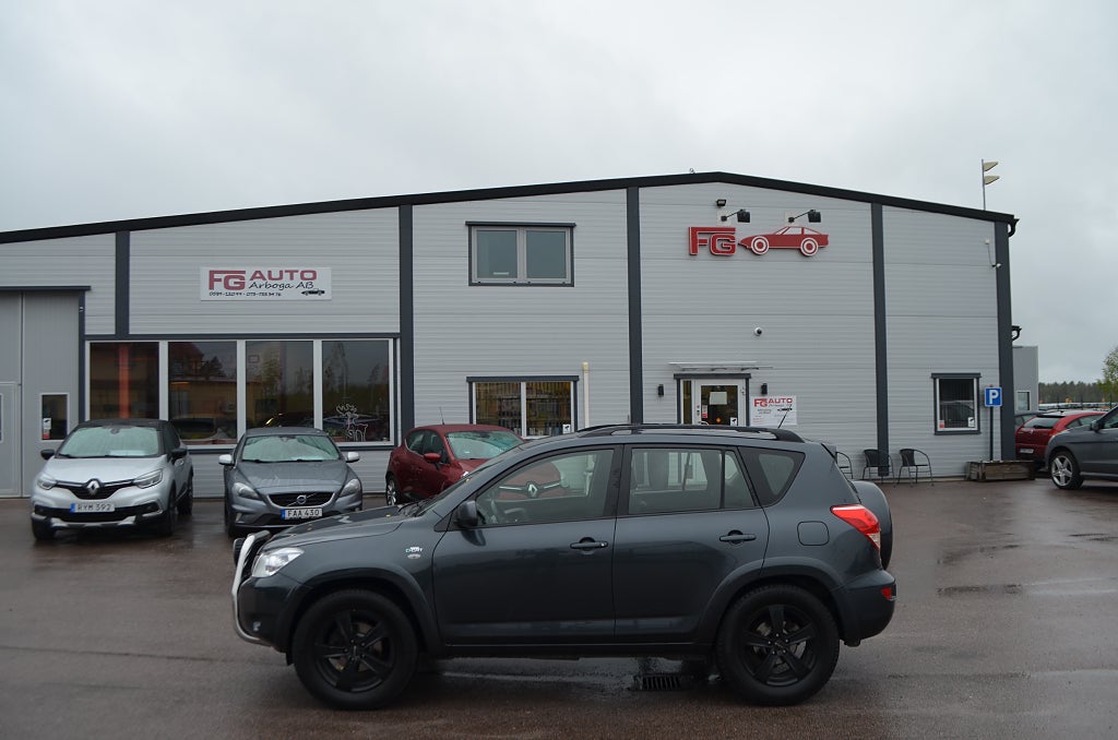 Toyota RAV4 2.2 D-CAT 4x4 177 hk Drag