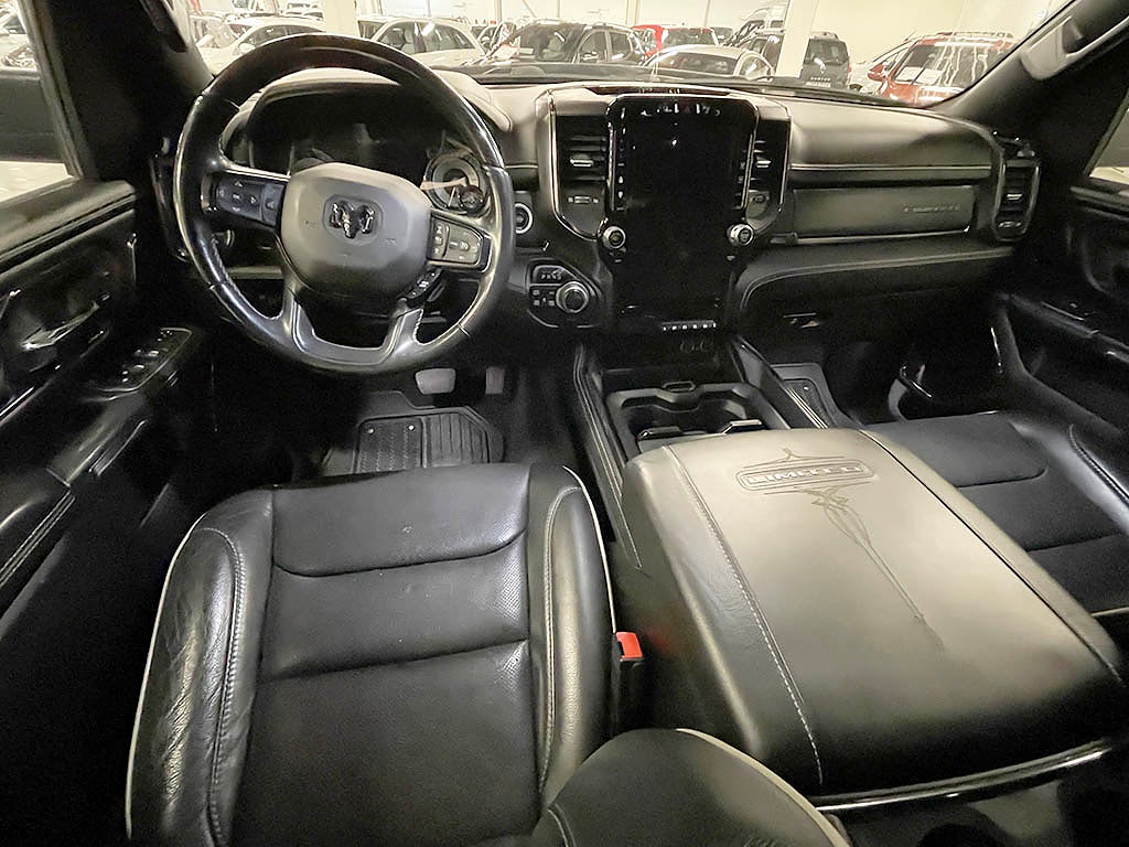 Dodge Ram 1500 Limited Night Crew Cab 5,7 HEMI 395HK