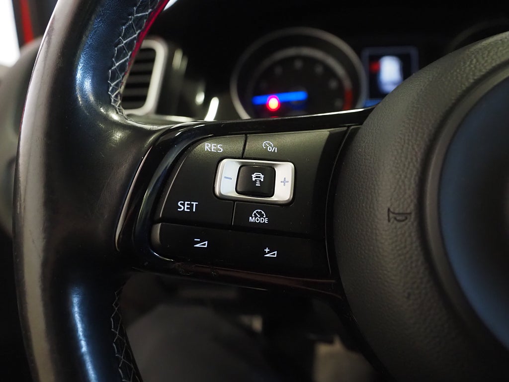 Volkswagen Golf SC R 2.0 TSI 300hk DSG 4M | Pano | Skinn | Dynaudio | 2017