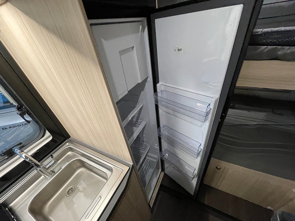 Sun Living A 70 DK /B-körkort/6 bältad/6 sovplatser/Solcell - Sun Living