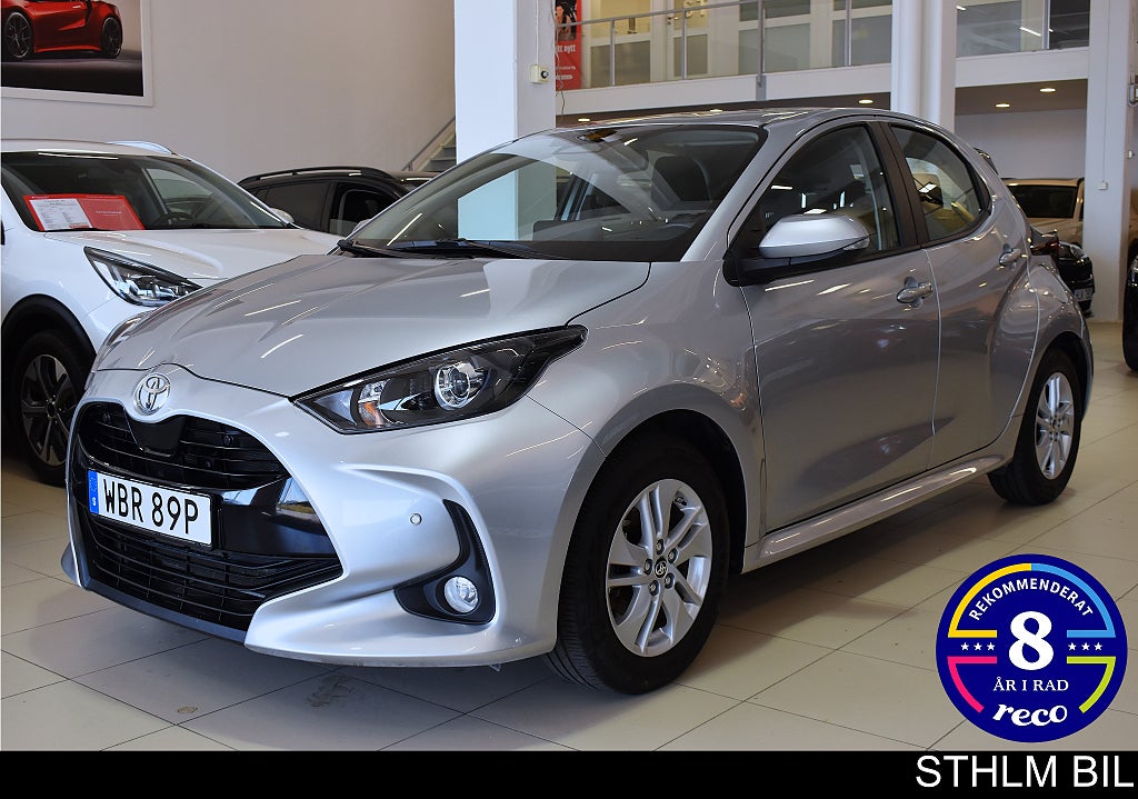 Toyota Yaris Hybrid Carplay B-kam & PDC fram/bak Nybilsgaranti!
