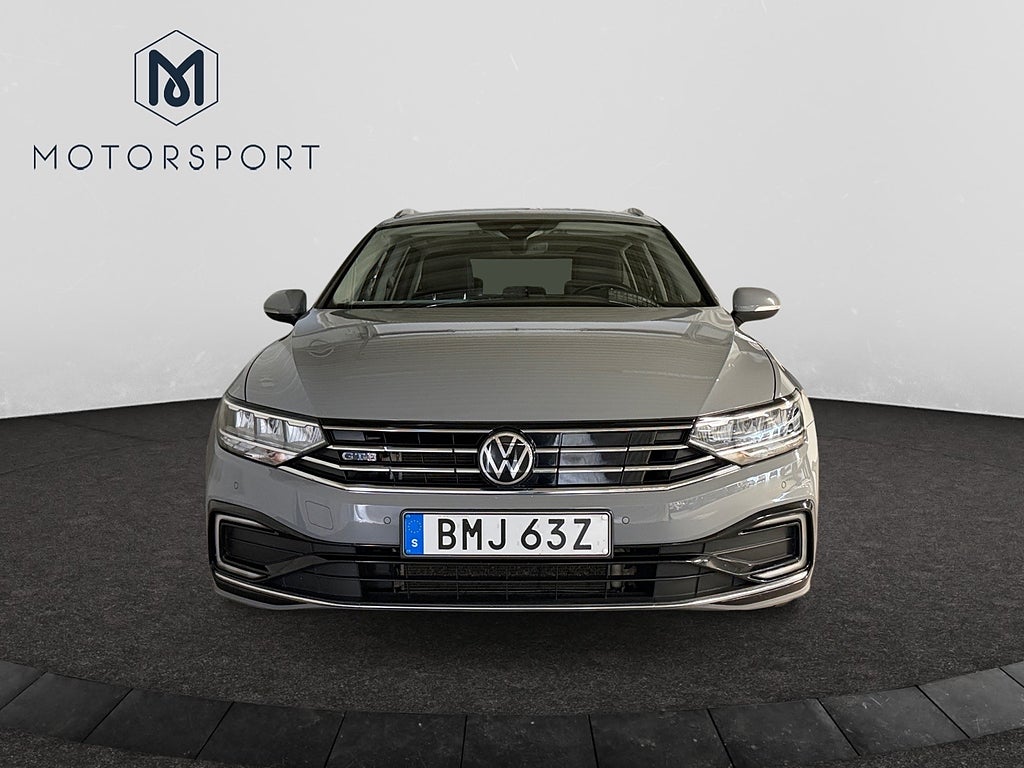 Volkswagen Passat Sportscombi GTE DRAG Värmare Navi Adap-farth Carplay bild 10