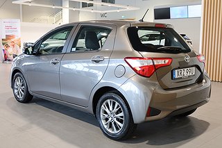 Halvkombi Toyota Yaris 4 av 21
