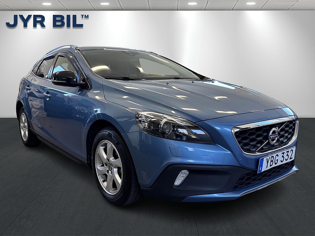Volvo V40 Cross Country D2 Geartronic Momentum Xenon / Värmare / Farthållare