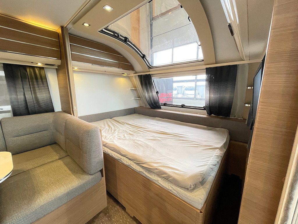 Adria Adora 573 PT / ALDE / Förtält / Solcell / Markis/3-vån - Adria