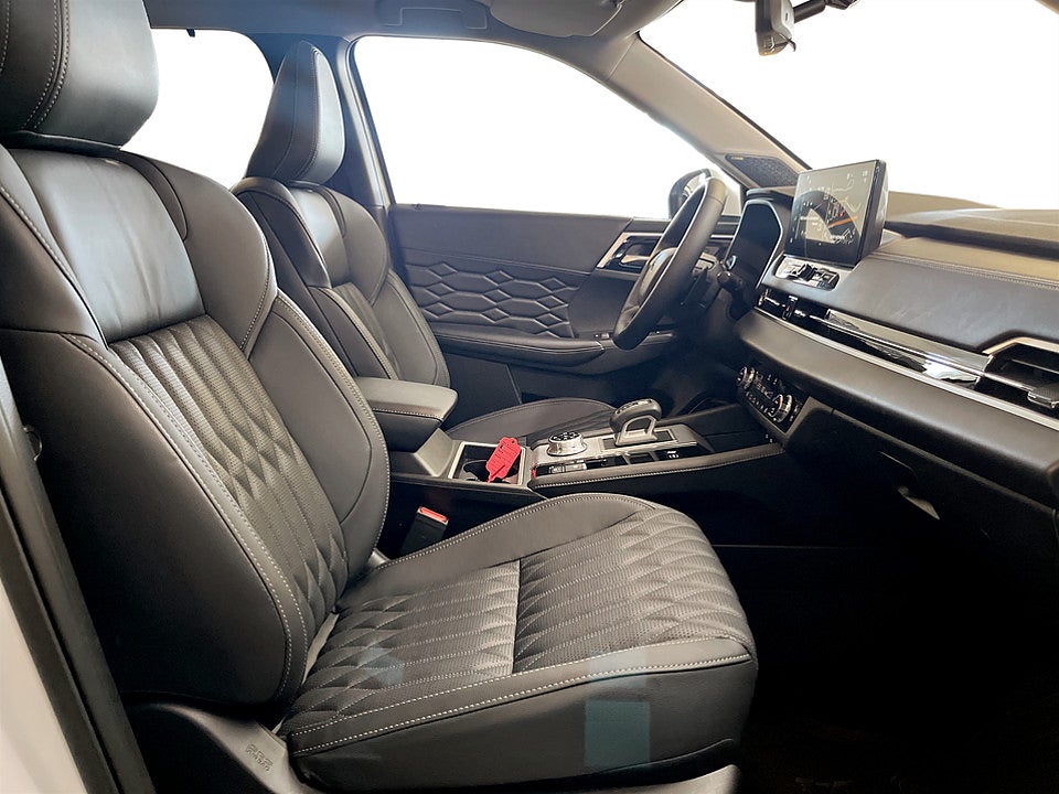 Bild på Mitsubishi Outlander Instyle PHEV 306k Aut 4WD PANO SKINNKLÄDSEL