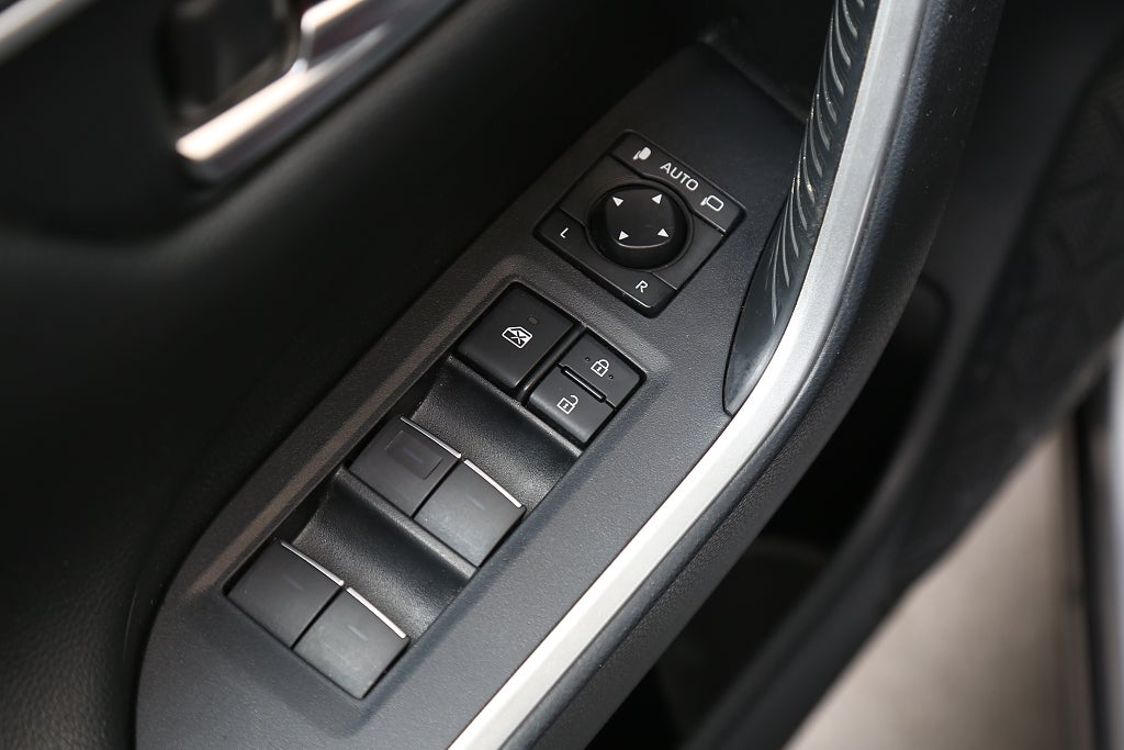 Toyota RAV4 Plug-in Hybrid E-CVT X-Edition AWD Extraljus Drag 2021