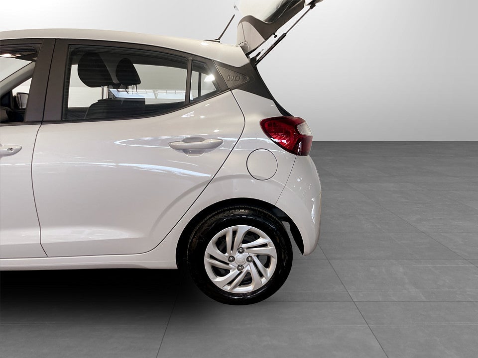 Bild på Hyundai i10 Essential 1.0 Blue AMT 67hk Aut RATTVÄRME CARPLAY