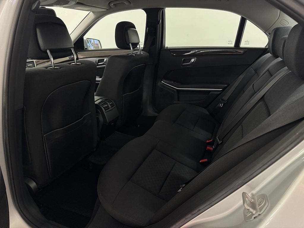 Mercedes-Benz E 2011 - miniatyr 8