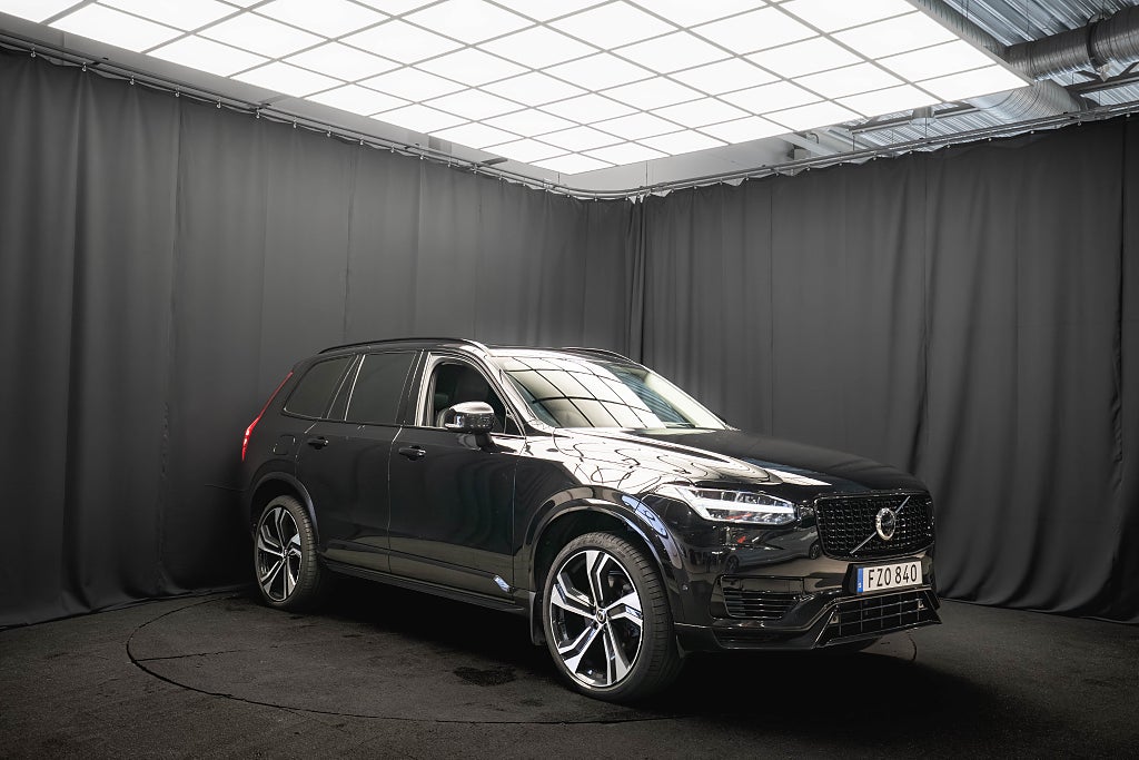 Volvo XC90 Recharge T8 AWD ULTIMATE DARK 7-sits B&W LUFT 22'' MOMS