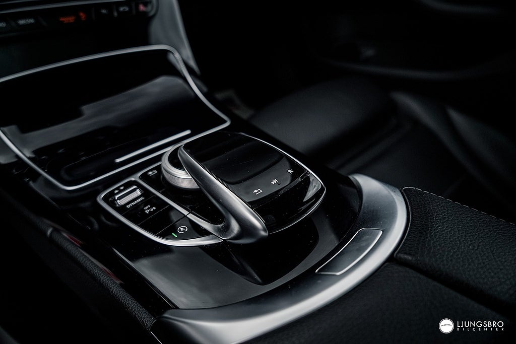 Mercedes-Benz C220 2018 - miniatyr 7