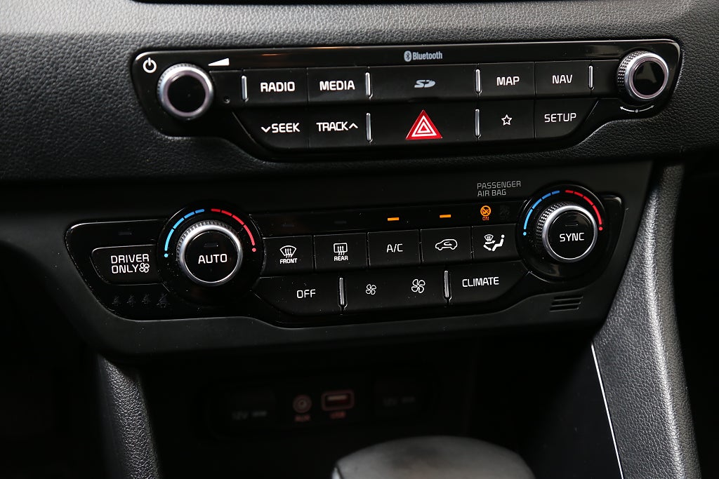 Kia Niro Hybrid 141hk Advance Plus Aut Motorv Dragkrok 2019