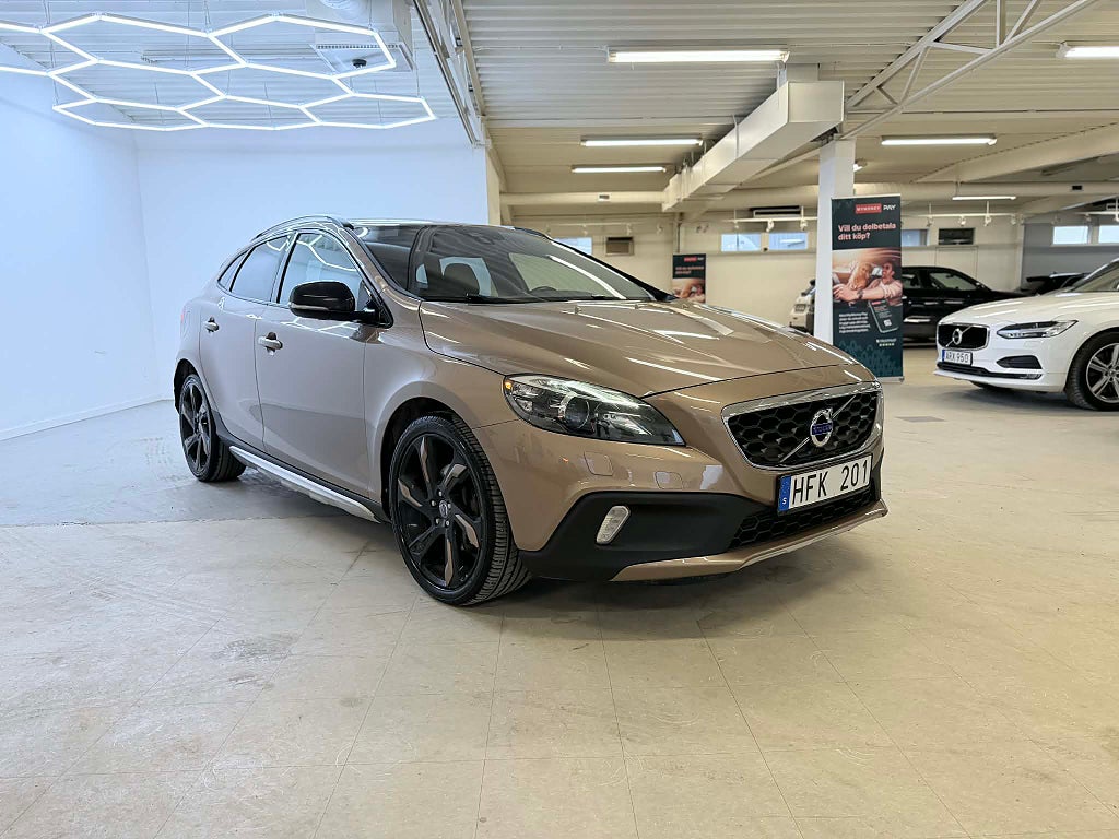 Volvo V40 Cross Country D3 Geartronic Summum Drag D-Värm Sensorer Kamrem bytt