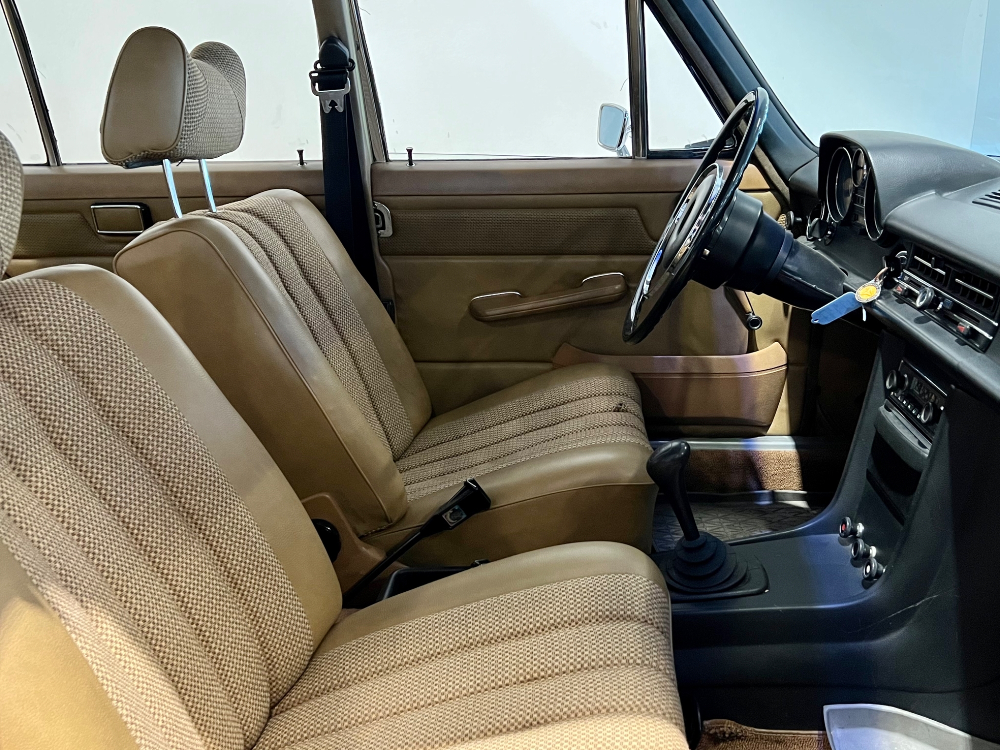 Mercedes-Benz 230 Svensksåld 1973, bild 5/23