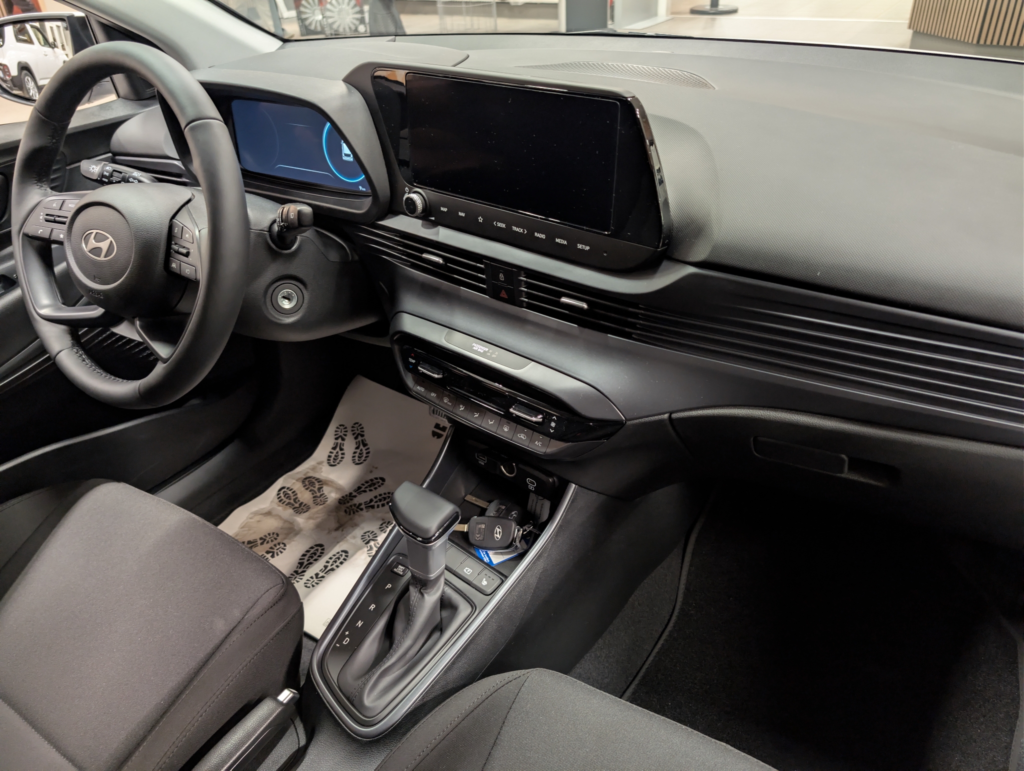 Hyundai i20 Essential Automat 2026, bild 7/10