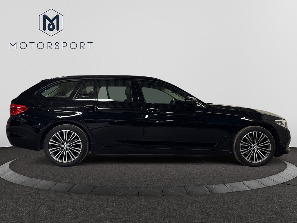 BMW 520d Touring Aut Sport line 190hk Navigation Dragkrok Apple bild 9