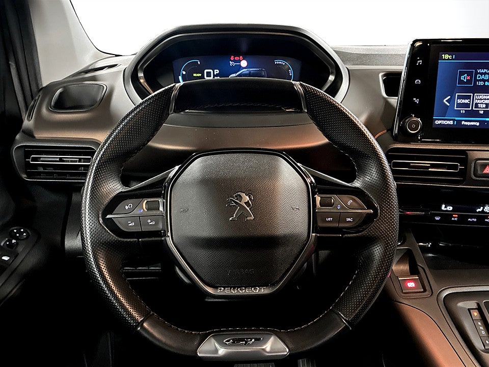 Bild på Peugeot e-Rifter GT 136hk Aut L2 7-SITS CARPLAY NAVI