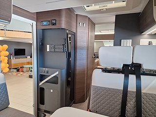Husbil-halvintegrerad Adria MATRIX SUPREME MB 670 SL 7 av 15