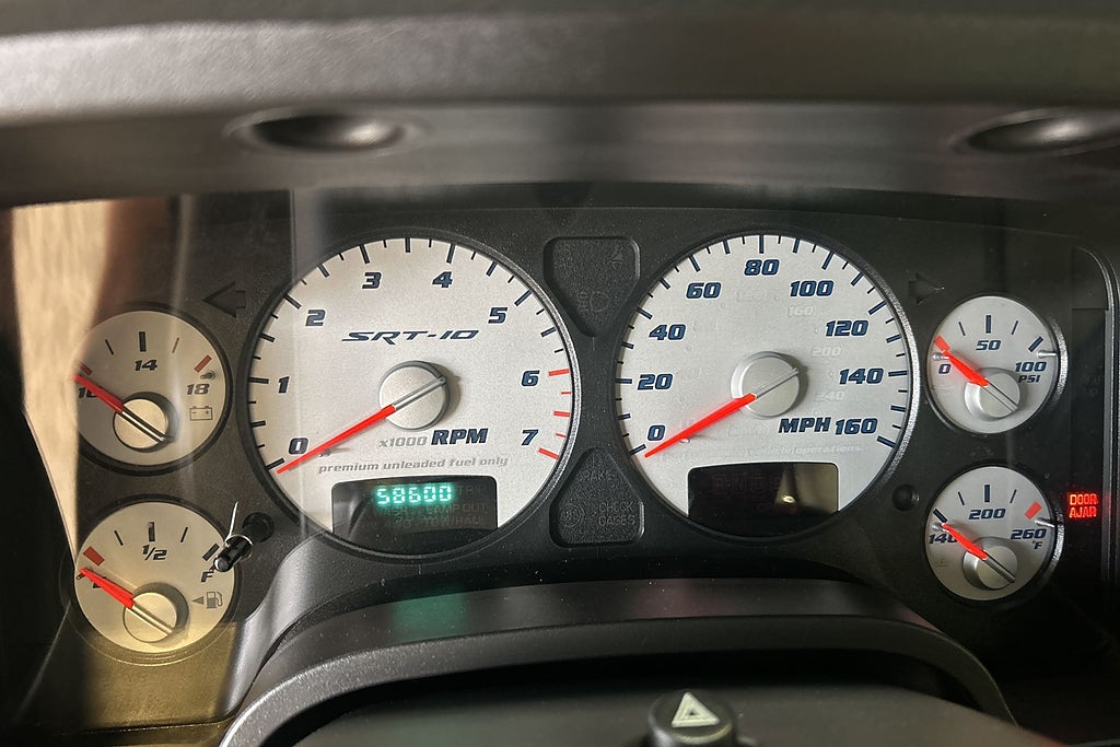 Dodge RAM SRT-10 Regular Cab manuell V10 517hk