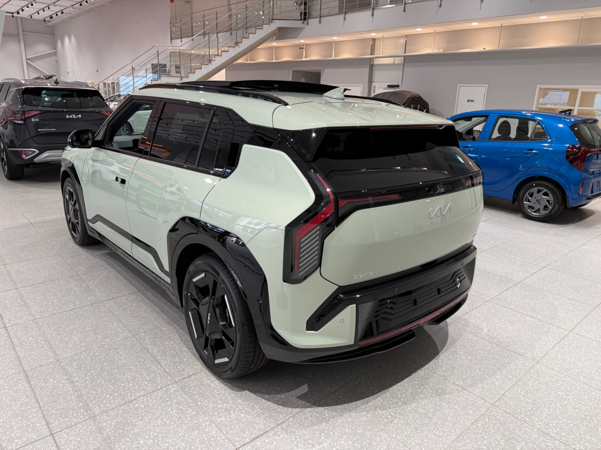 Kia EV3 GT-Line Long Range 2026, bild 2/35