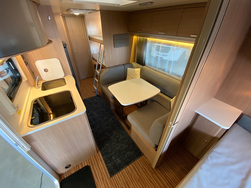 Adria Aviva 563 PT / Barnkammare / Markis m sidor / 7 bäddar - Adria