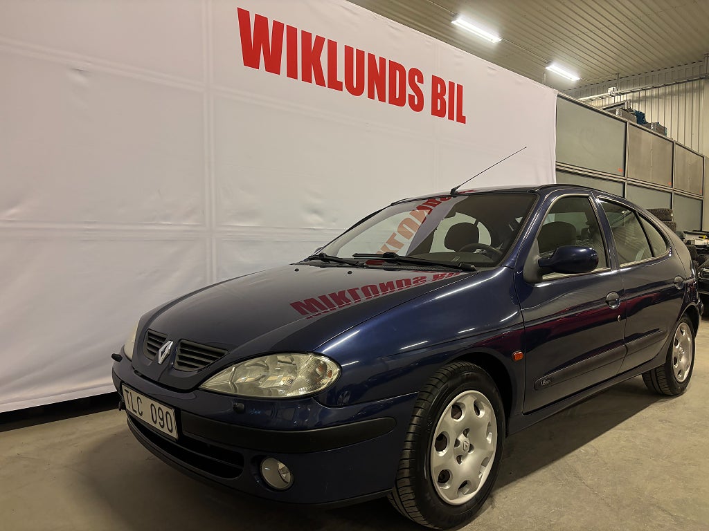 Renault Mégane 1.6 Authentique LÅGMIL 9488 2 ägare Sommar & Vinterdäck