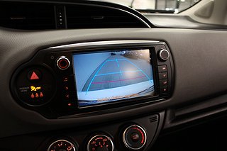 Halvkombi Toyota Yaris 19 av 19