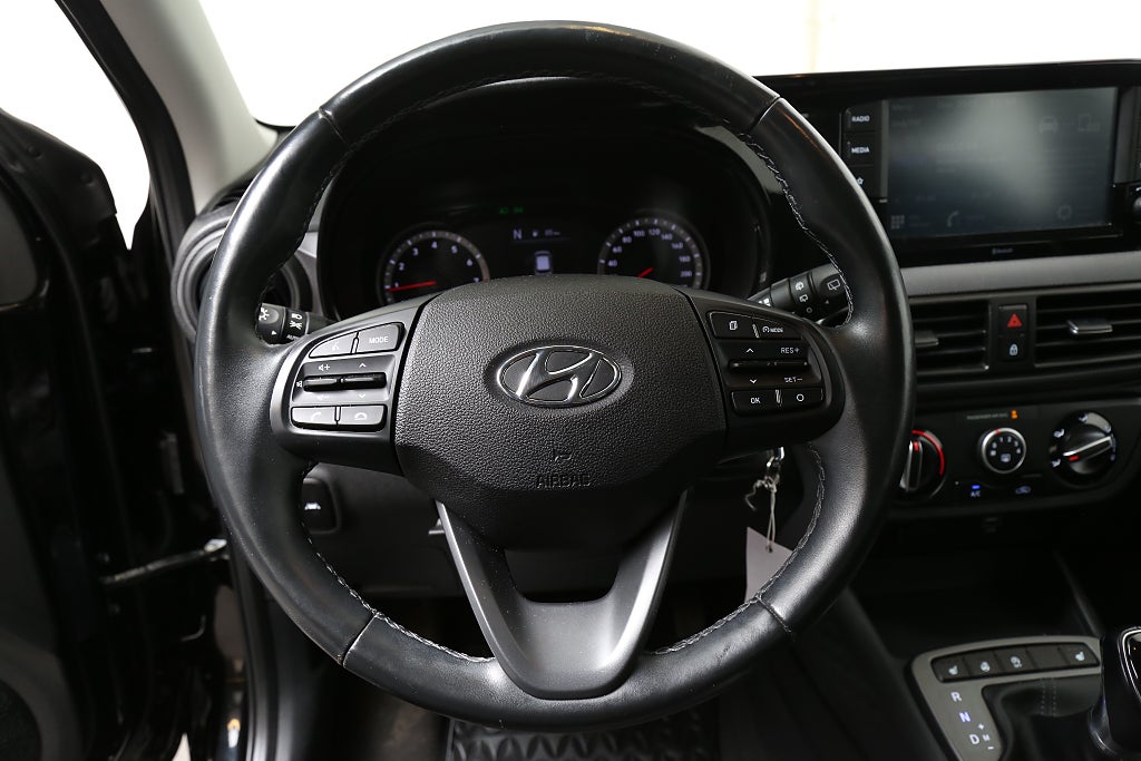 Hyundai i10 1,0 blue 67hk Essential Automat CarPlay Motorvärmare 2021