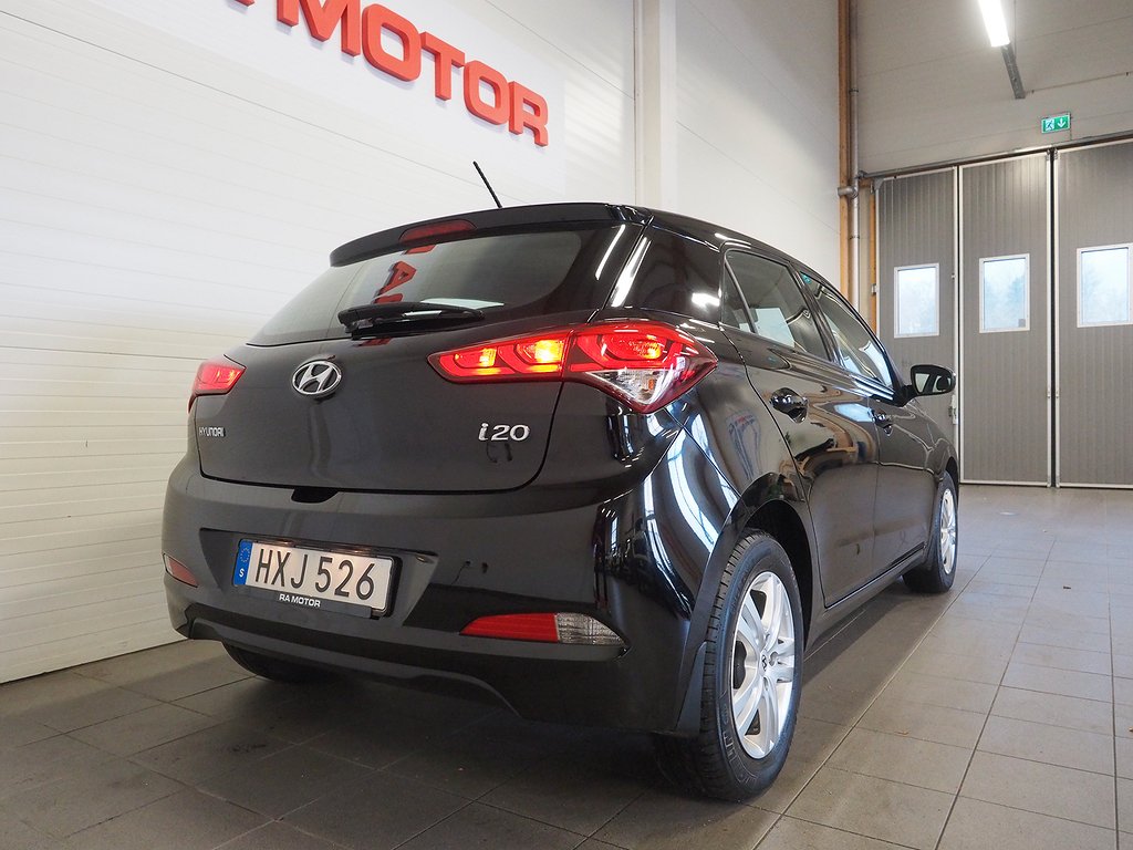 Hyundai i20 1.2 Comfort 84hk | Motorvärmare | Kamkedja | 2017