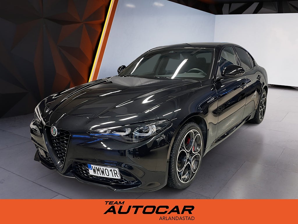 Alfa Romeo Giulia Veloce 2.0 280hk Turbo 16V Q4, Nyservad, Apple Carplay