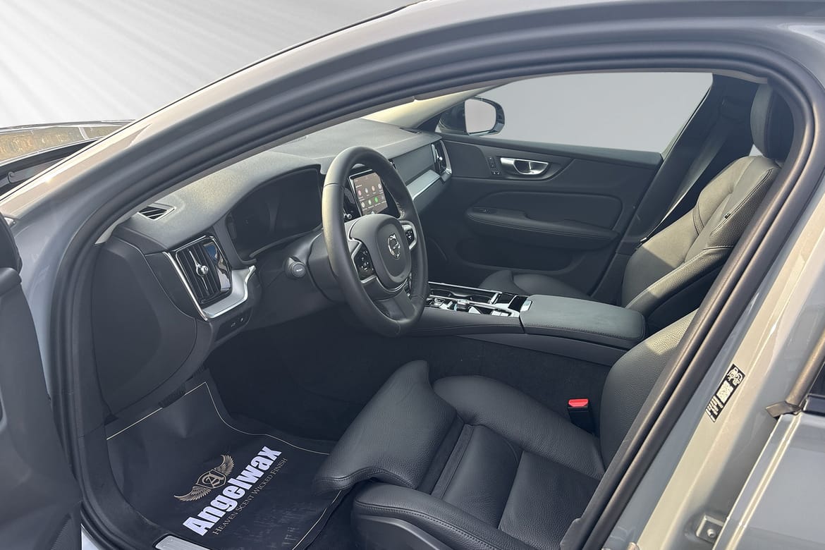 Volvo V60 T6 Plus Dark Nordic 2026, bild 7/10