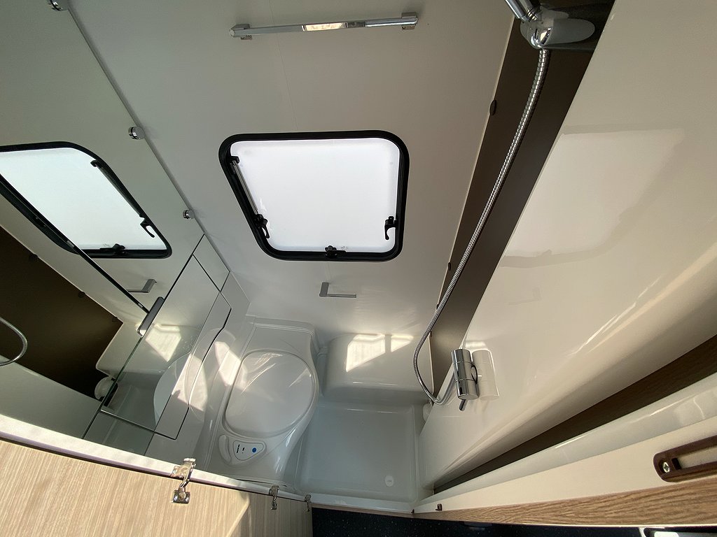 Adria Altea 502 UL / Långbädd / EL-patron / Golvvärme/1500kg - Adria