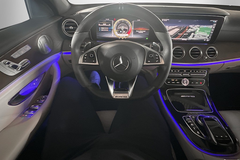 Mercedes-Benz E 63 S T 4MATIC+ AMG 612HK SVENSKSÅLD PANORAMA DRAGKROK 2018, bild 36